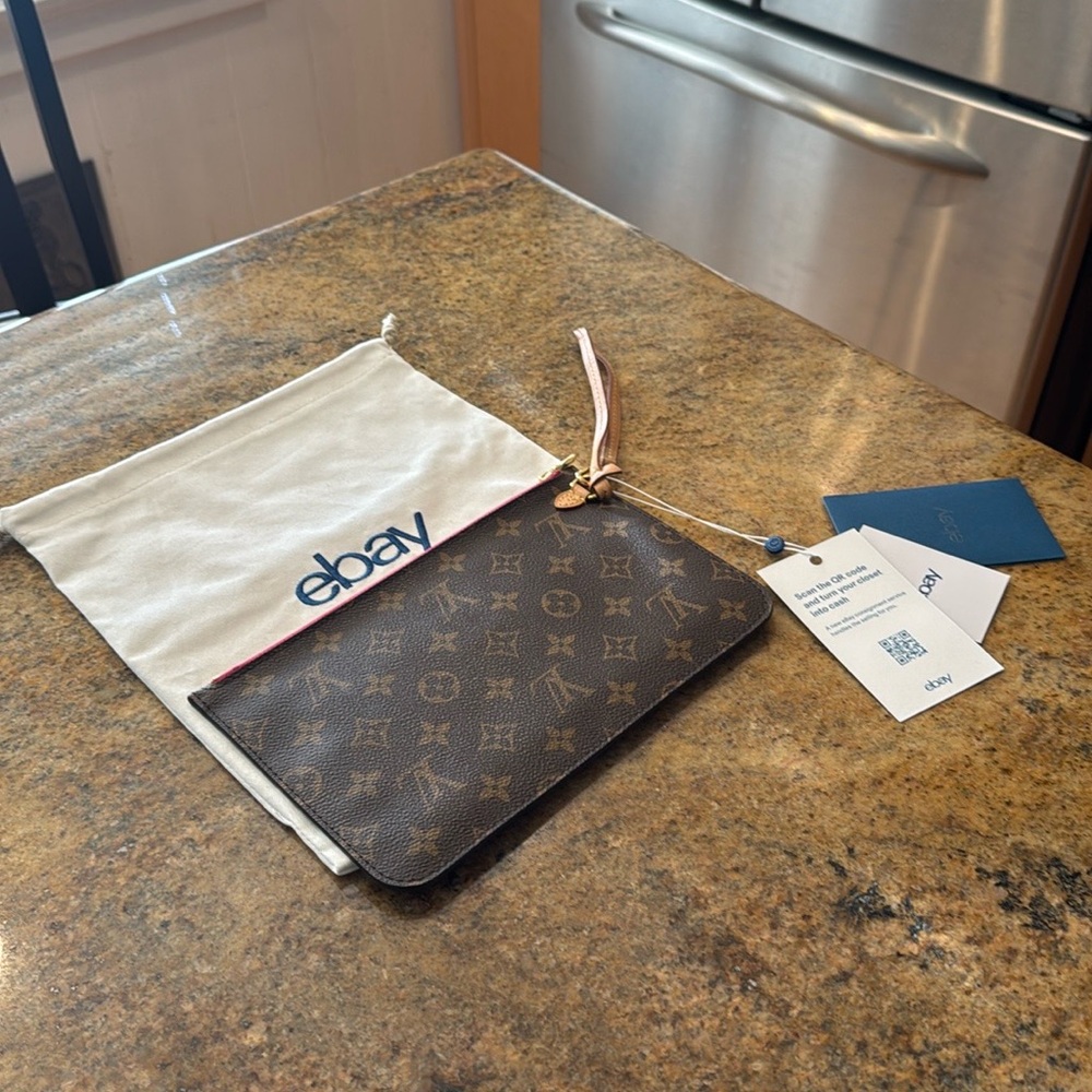 Louis Vuitton Neverfull Pouch clutch wristlet Pivoine Pink Interior - Picture 7 of 9